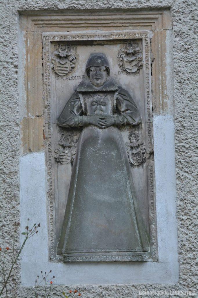 Piotrowice średzkie, kościół św. Katarzyny, płyta nagrobna Anny von Niemitz